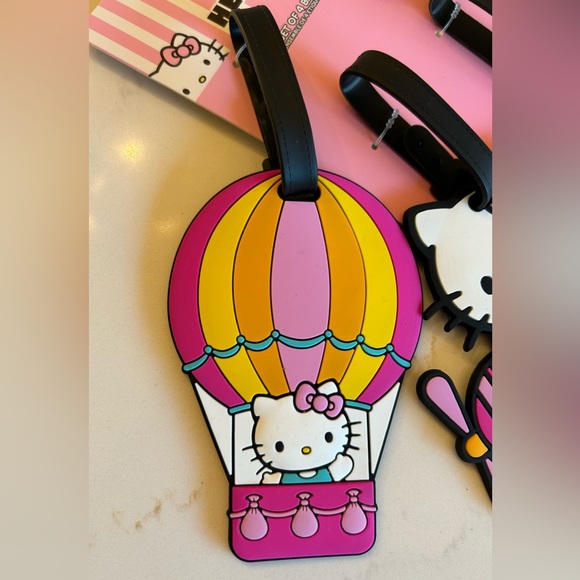 Hello Kitty set of 4 luggage tags NWT - Picture 2 of 6